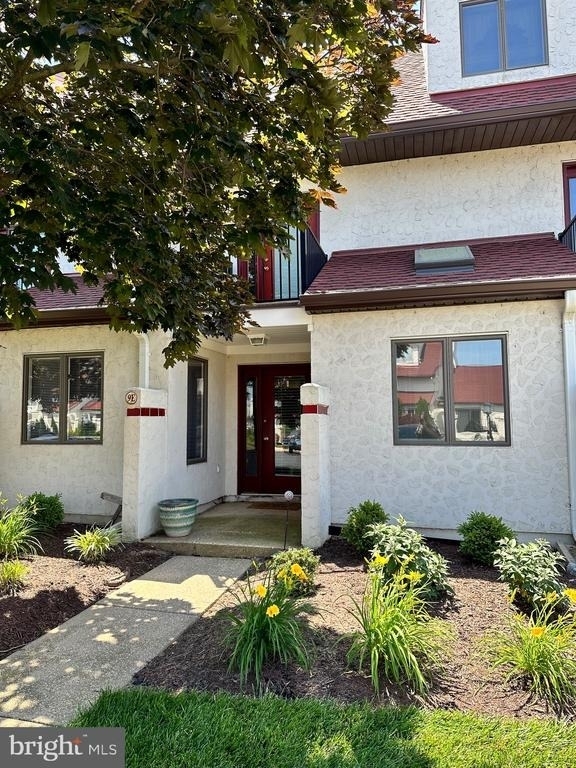 9 Queen Victoria Way - Photo 1