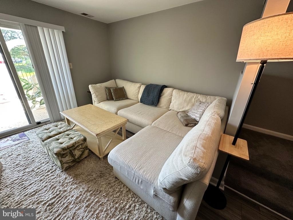 9 Queen Victoria Way - Photo 2