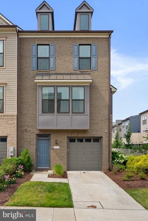10313 Vista Meadow Way - Photo 0
