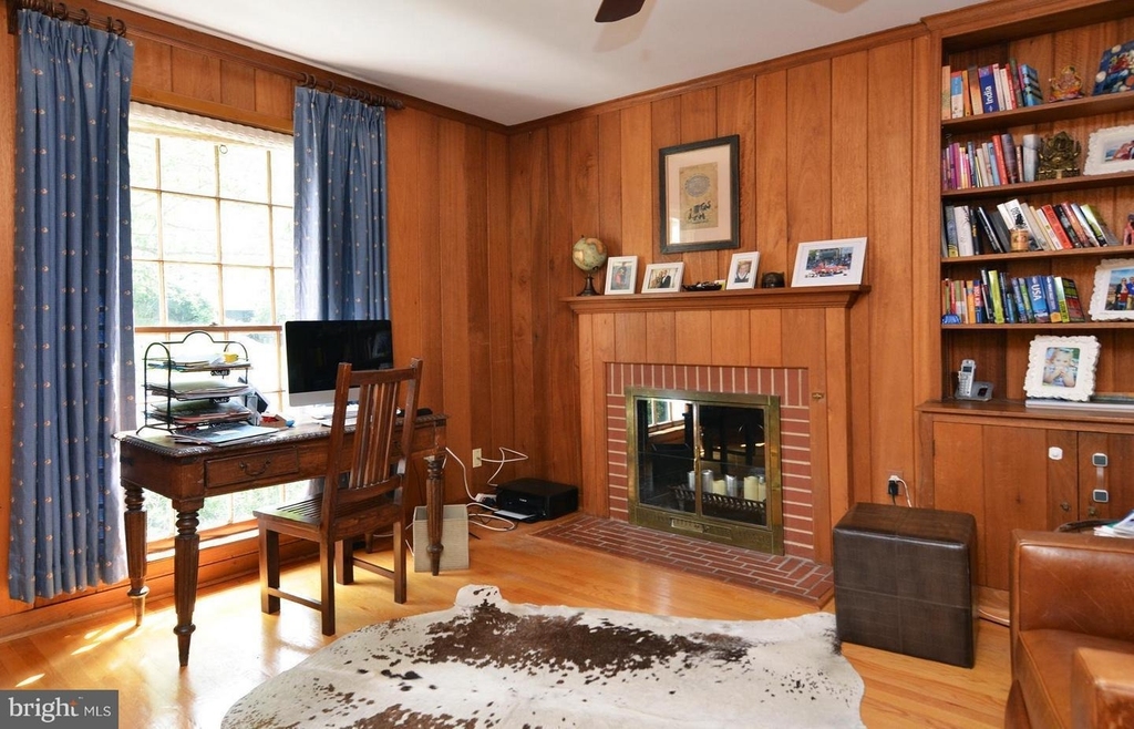 5944 Searl Terrace - Photo 32