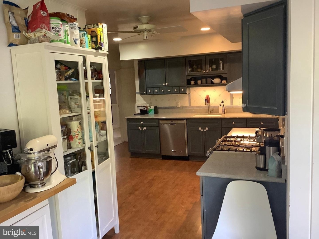 5944 Searl Terrace - Photo 29