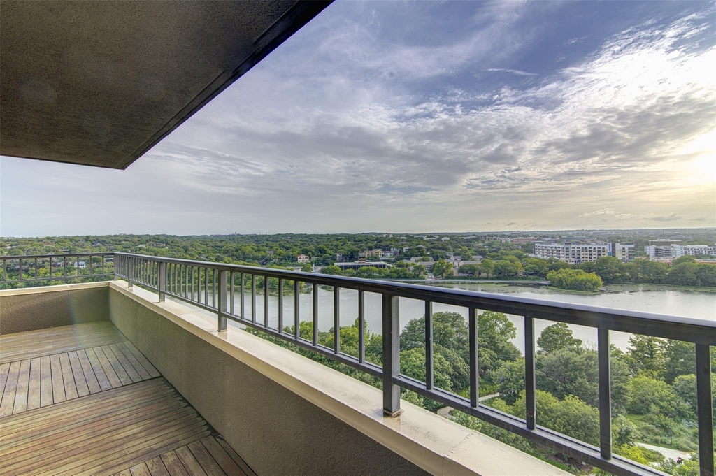 40 N Interstate 35 Highway - Photo 4