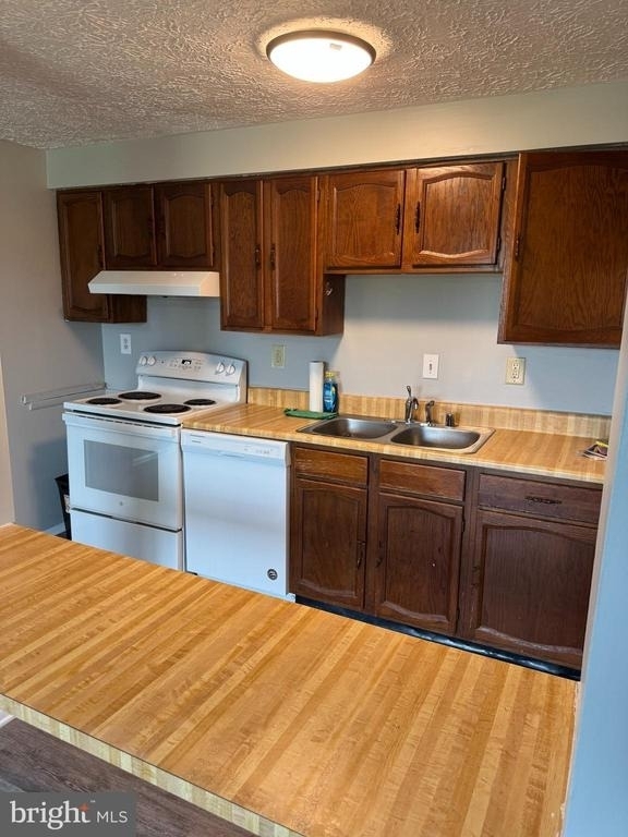 995 Heather Ridge Dr - Photo 5