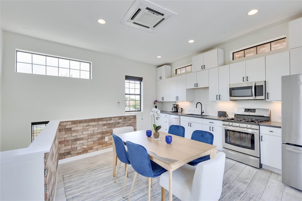 808 E Lydia St - Photo 18