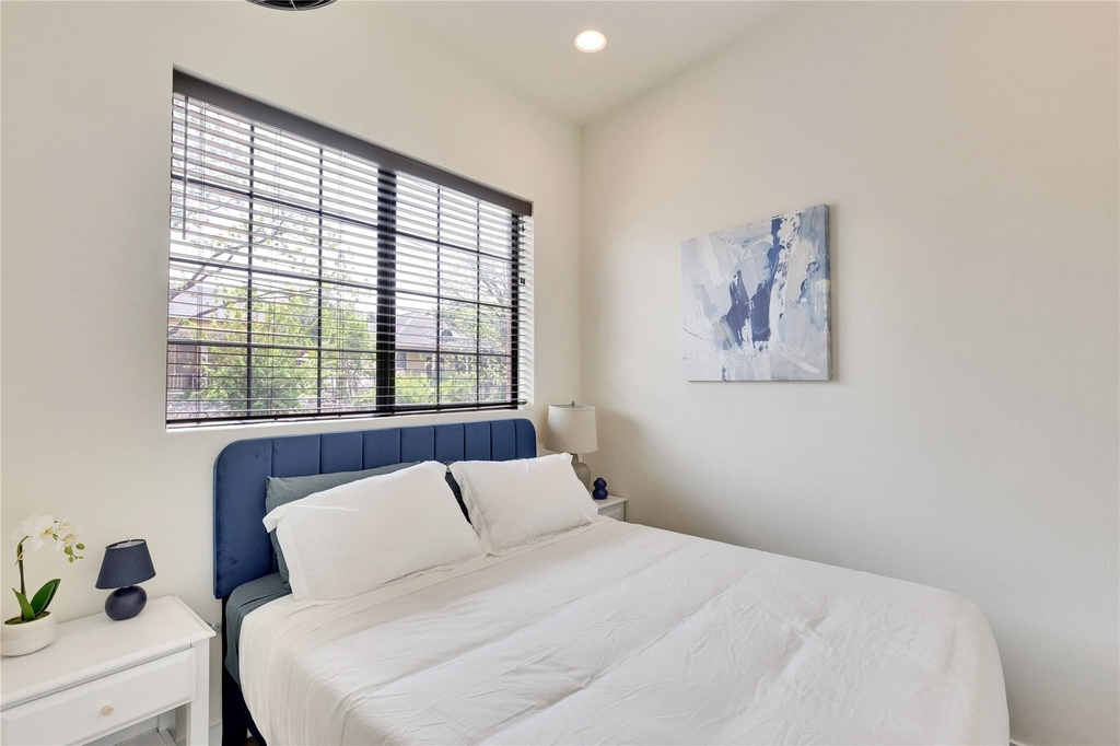 808 E Lydia St - Photo 33