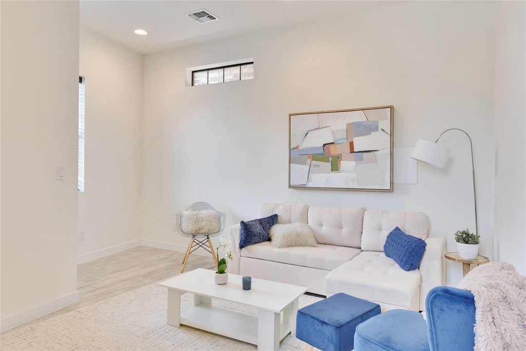 808 E Lydia St - Photo 6