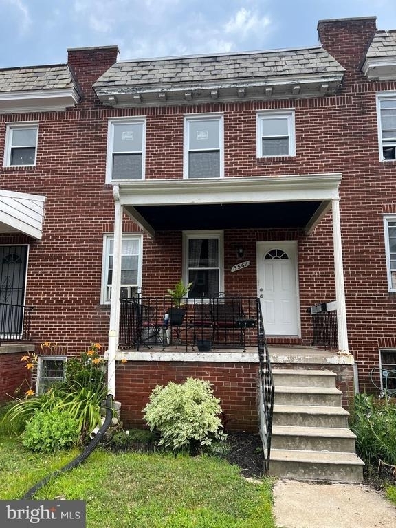 3561 Juneway - Photo 1