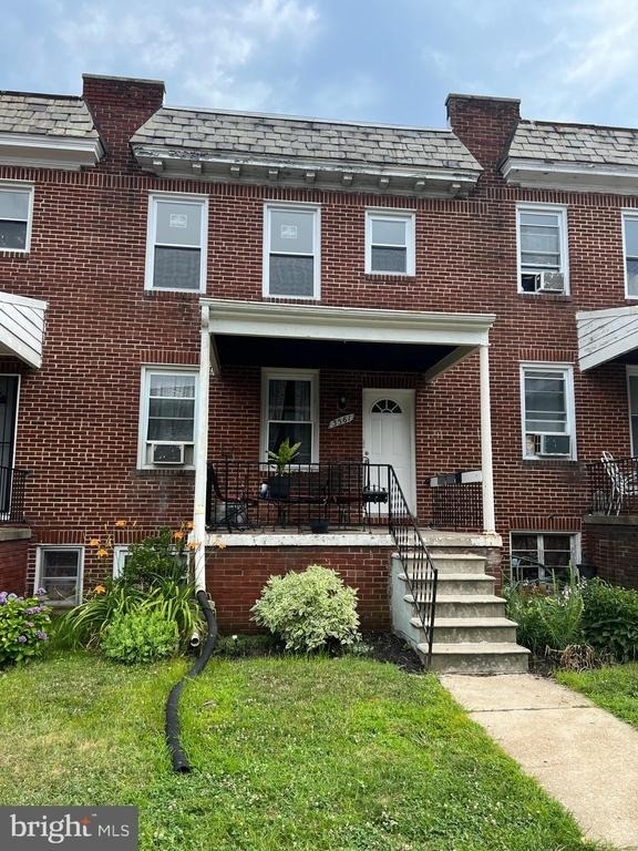 3561 Juneway - Photo 0