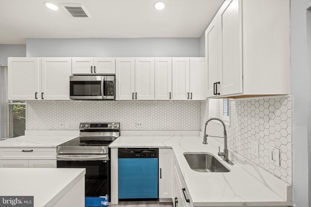 3331 Spaulding Avenue - Photo 8