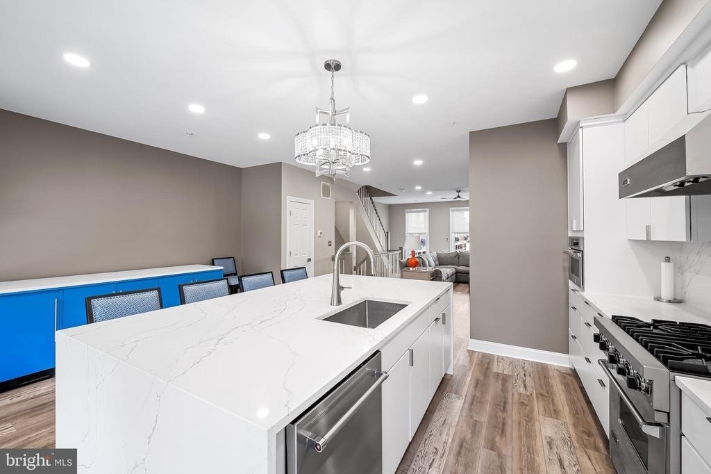 2323 Boston Street - Photo 11