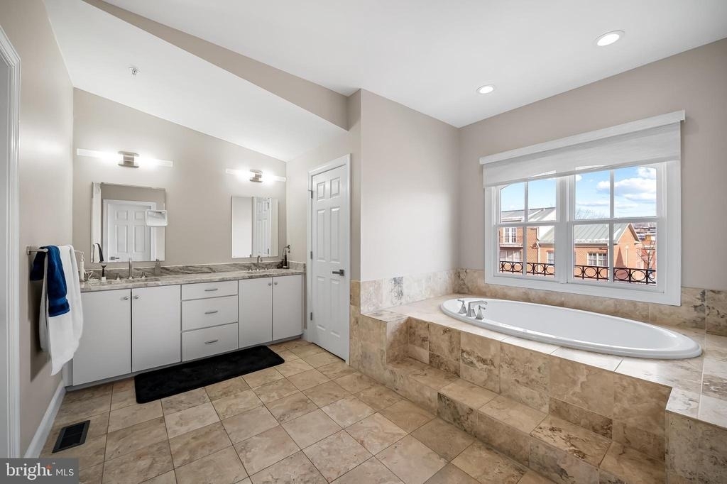 2323 Boston Street - Photo 36