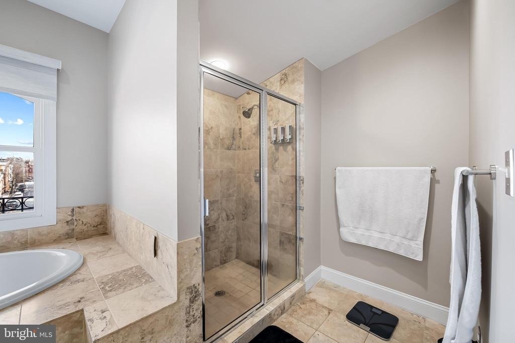 2323 Boston Street - Photo 37