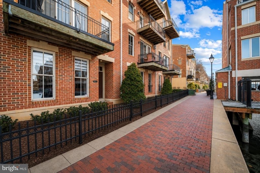 2323 Boston Street - Photo 2