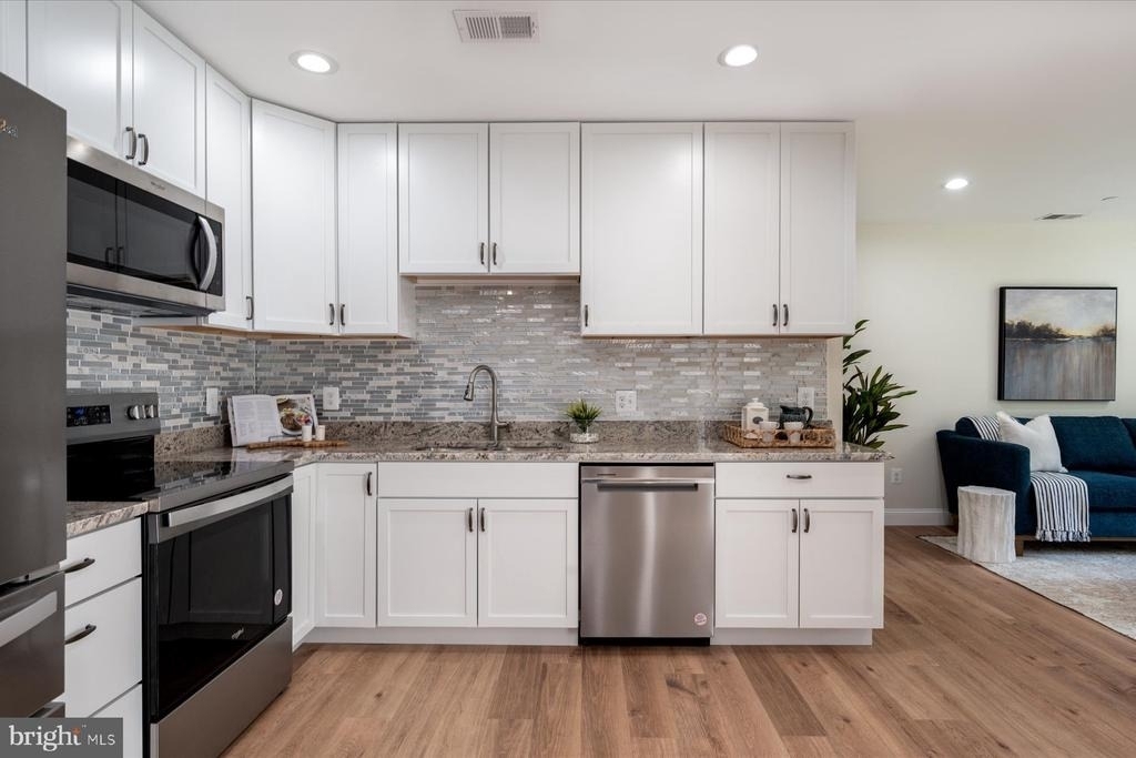 1400 Lower View Court - Photo 6