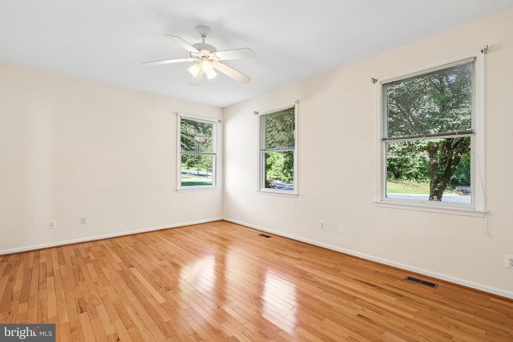 833 Mission Valley Lane - Photo 10