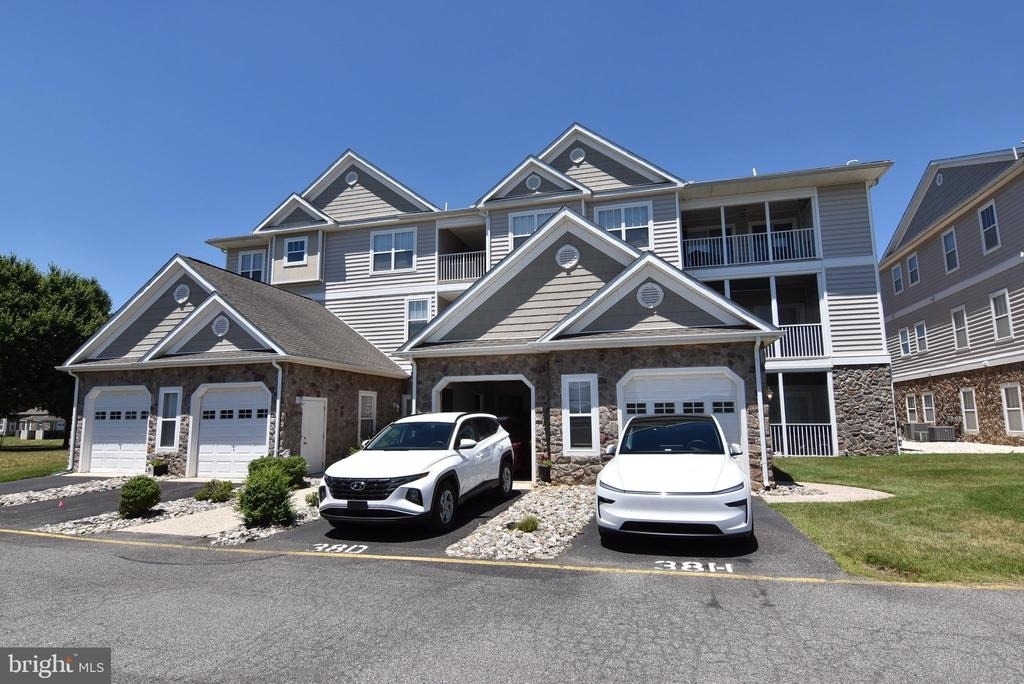 3802 Sagamore - Photo 0