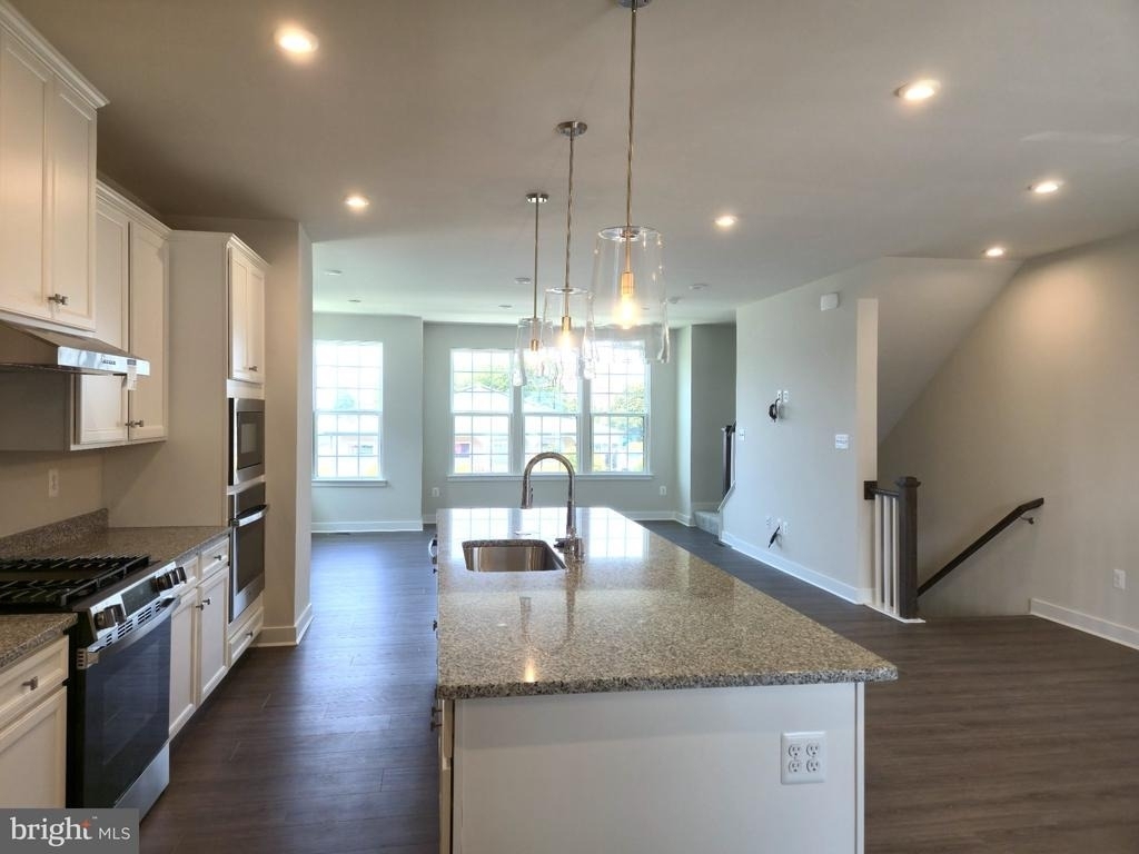 246 E Main Street - Photo 5