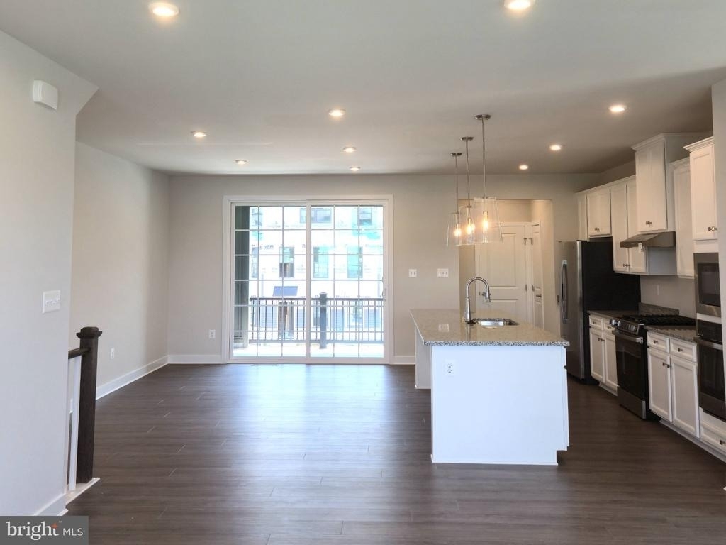 246 E Main Street - Photo 8