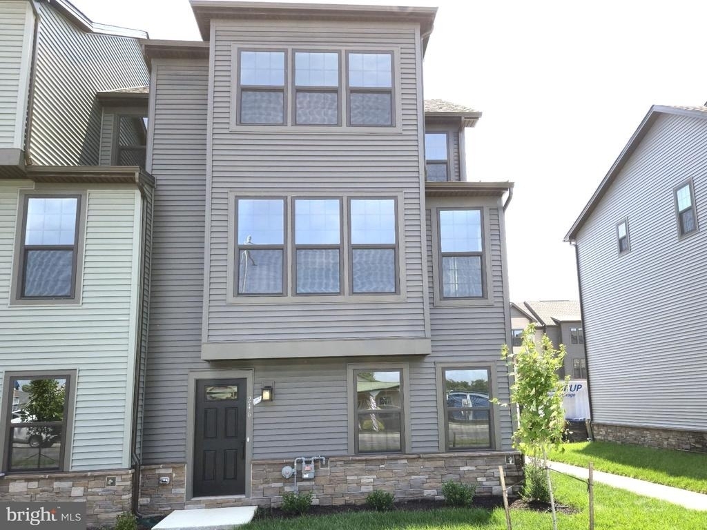 246 E Main Street - Photo 0