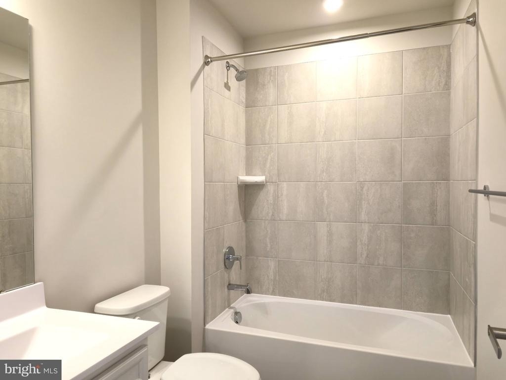 246 E Main Street - Photo 17