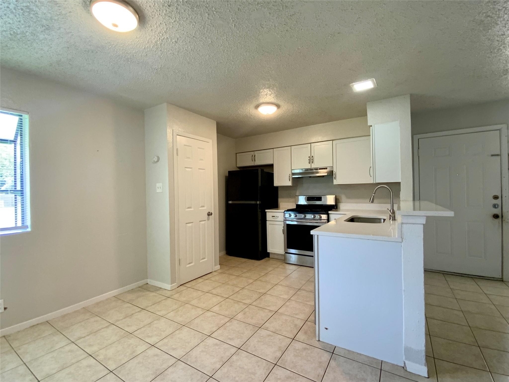 2300 Cedrick Cv - Photo 9