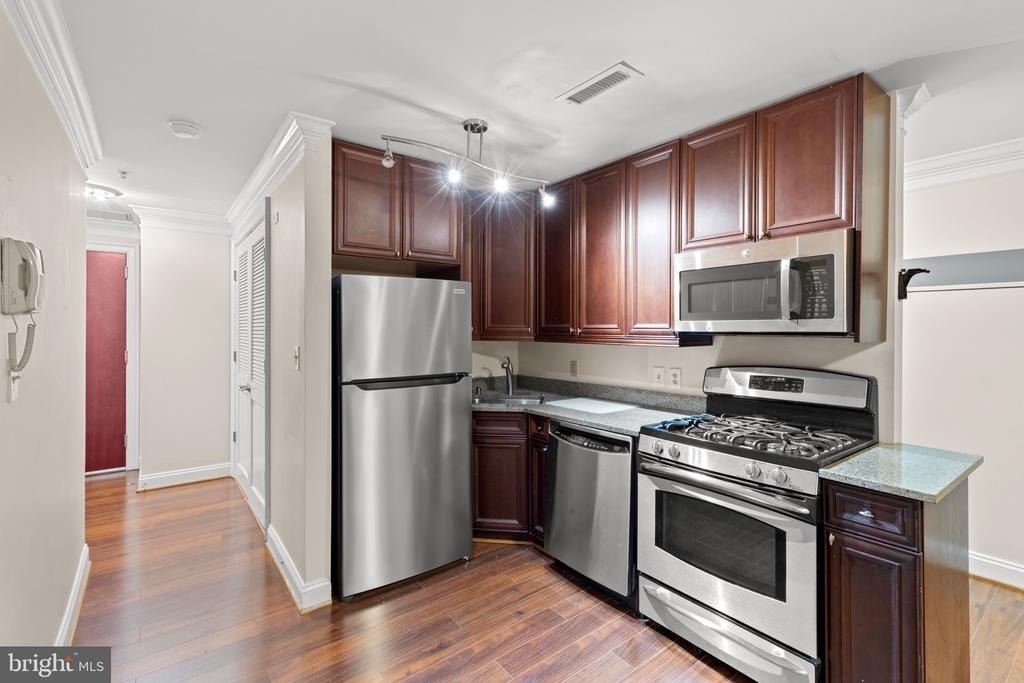 1210 R Street Nw - Photo 5