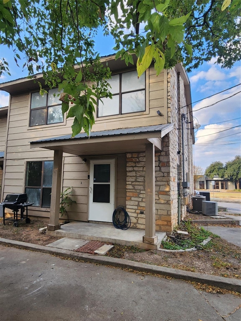 2301 Polaris Ave - Photo 0