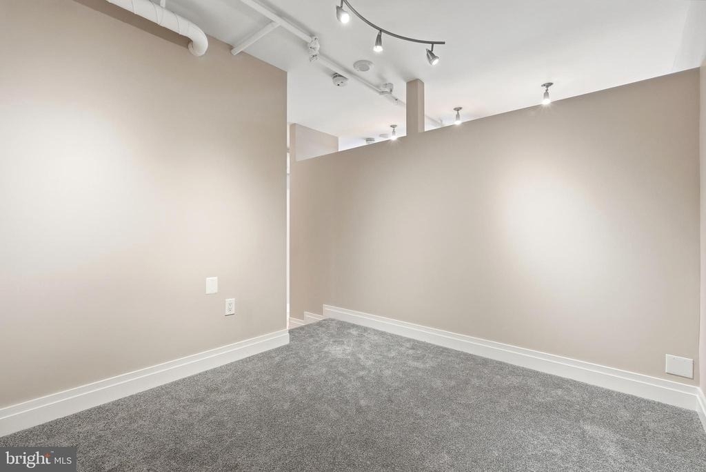 811 4th Nw - Photo 16