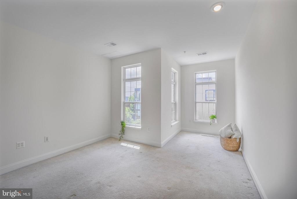 1451 Belmont Street Nw - Photo 12
