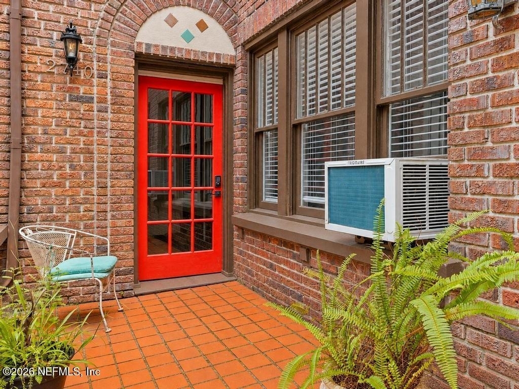 2738 Riverside Avenue - Photo 4