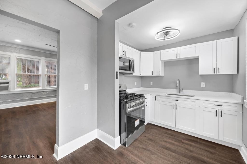 2738 Riverside Avenue - Photo 12