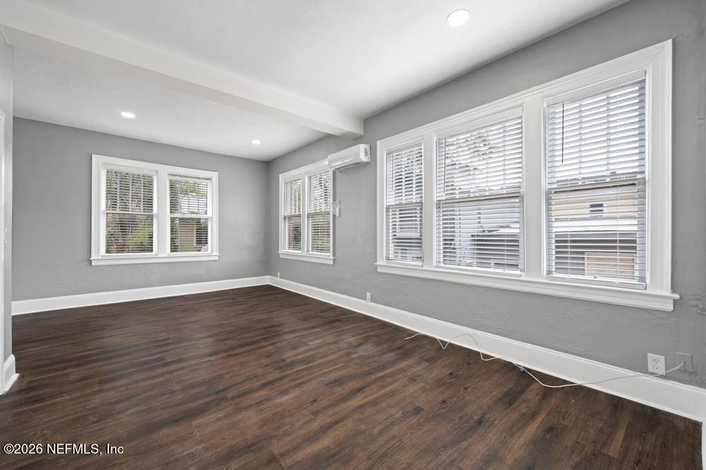 2738 Riverside Avenue - Photo 15