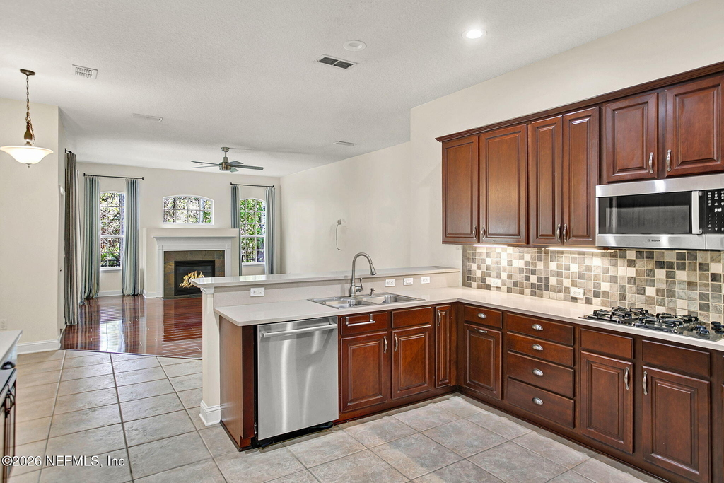 1837 Forest Glen Way - Photo 10