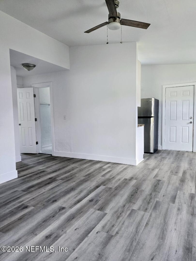 3827 Eve Drive W - Photo 2
