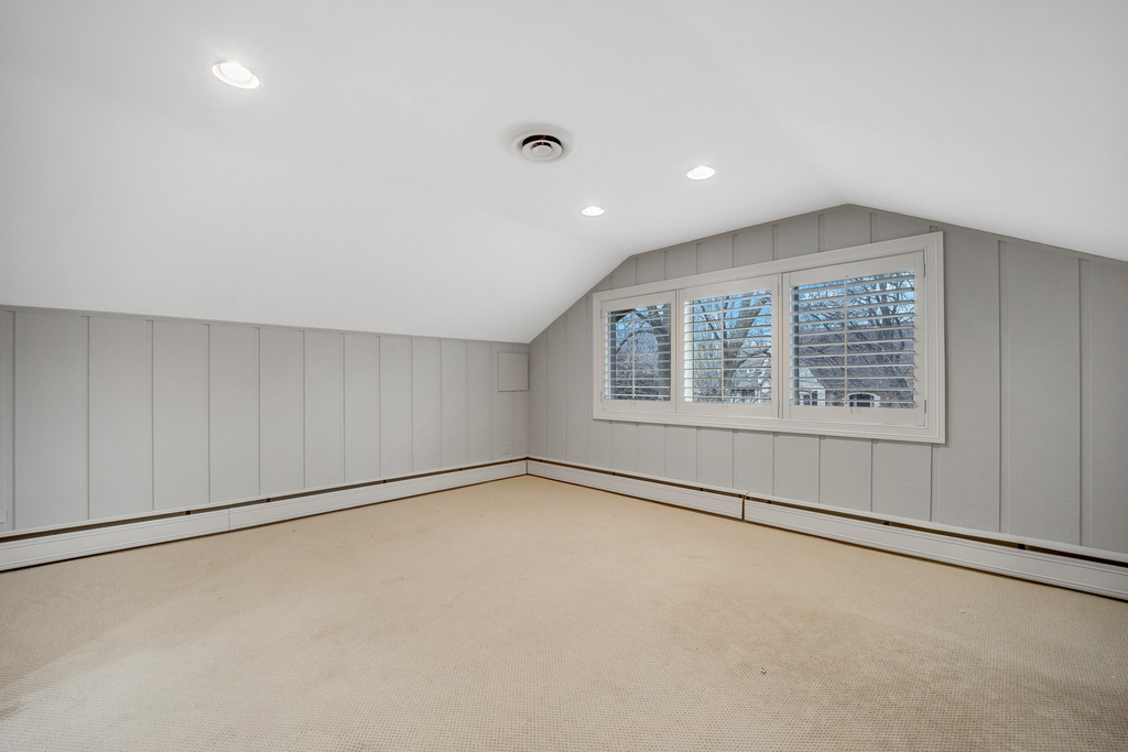 120 E 8th Street - Photo 5