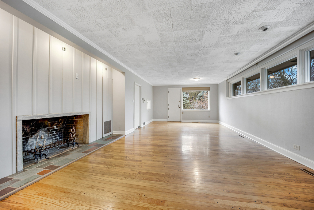 120 E 8th Street - Photo 3