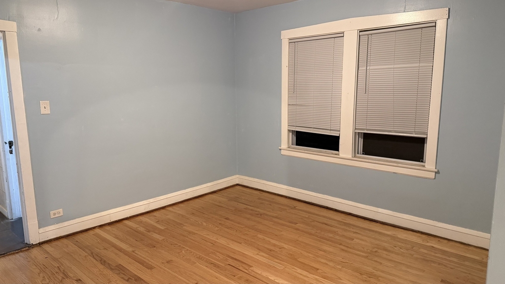 2117 N Lockwood Avenue - Photo 6