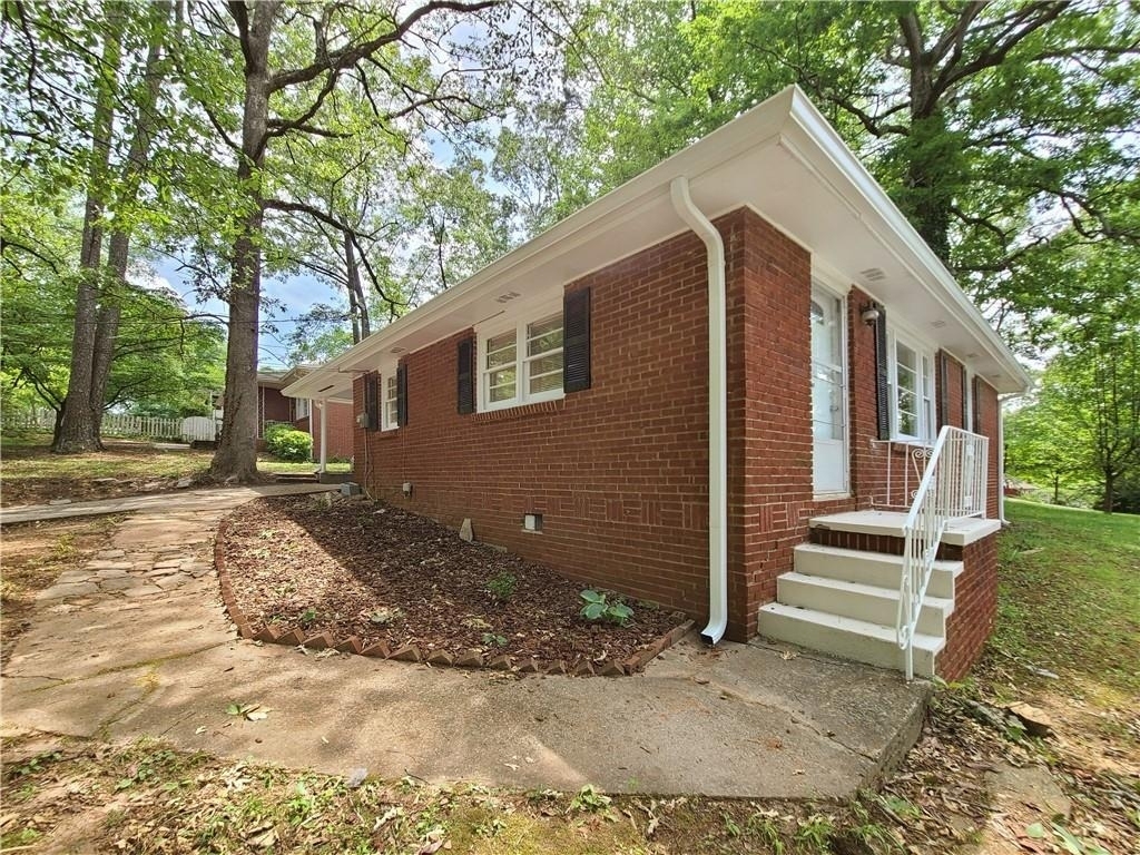 3225 Forrest Hills Drive - Photo 4