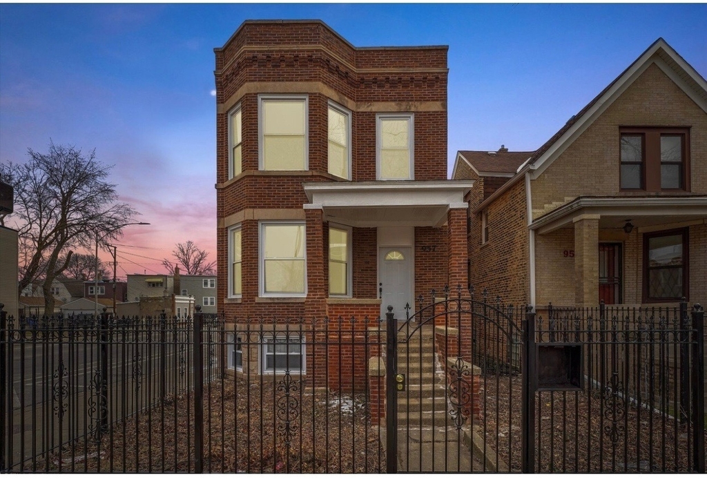 957 N Central Park Avenue - Photo 0