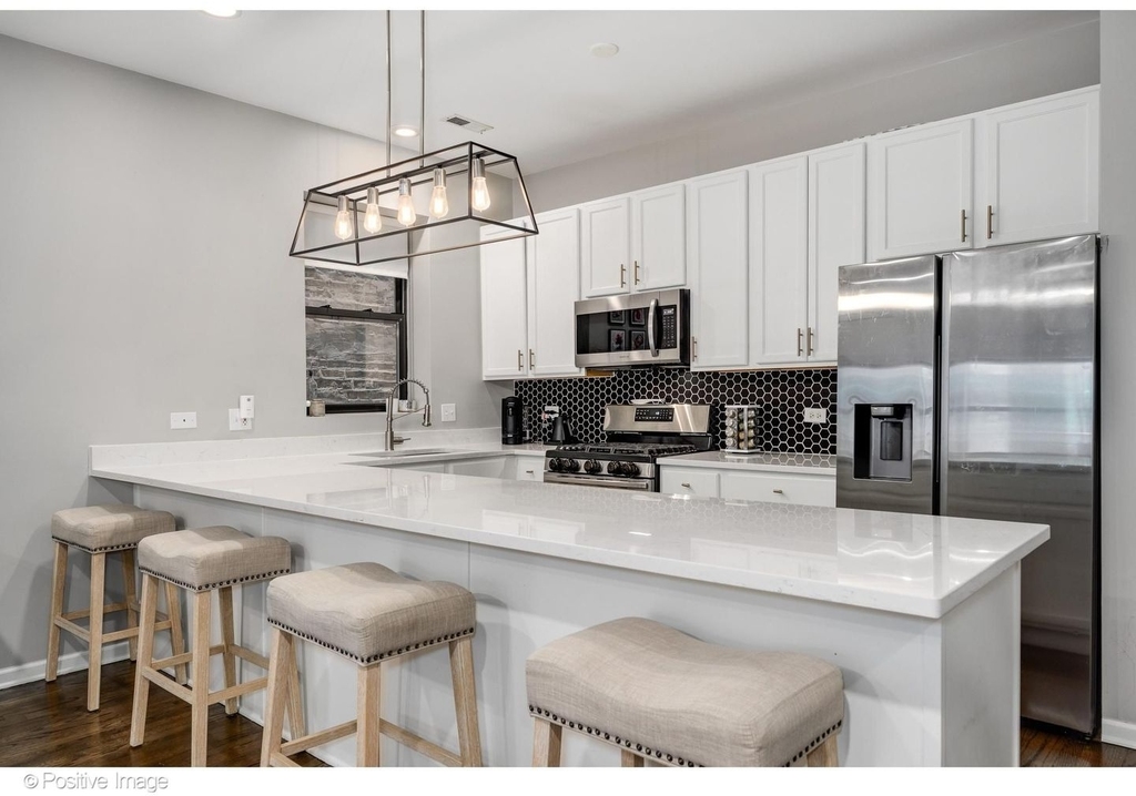 1751 W Division Street - Photo 12