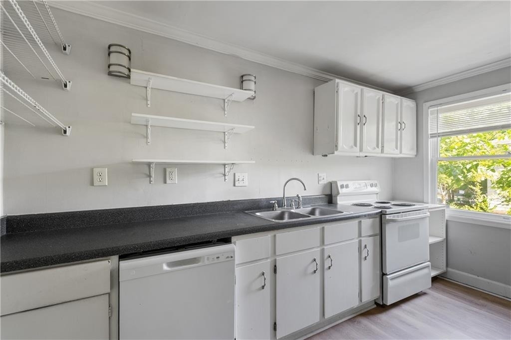 742 Charles Allen Drive Ne - Photo 10