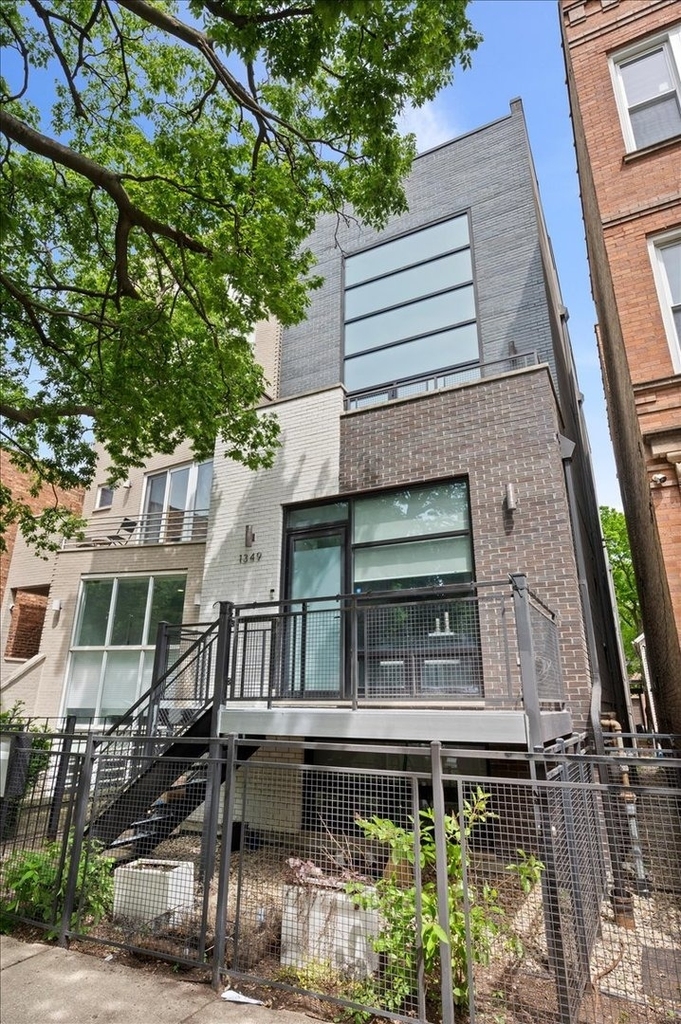 1349 N Leavitt Street - Photo 1