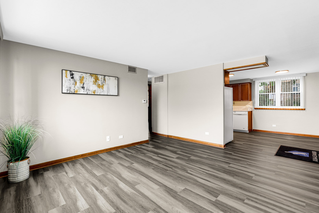 7101 W Foster Place - Photo 2