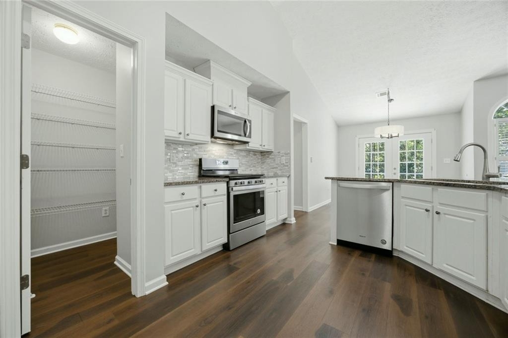 572 Staghorn Lane - Photo 11