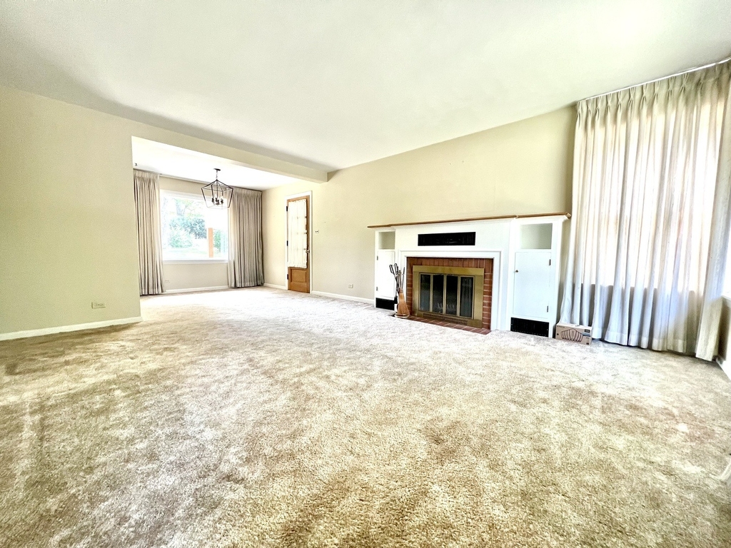 4633 Oakwood Avenue - Photo 1