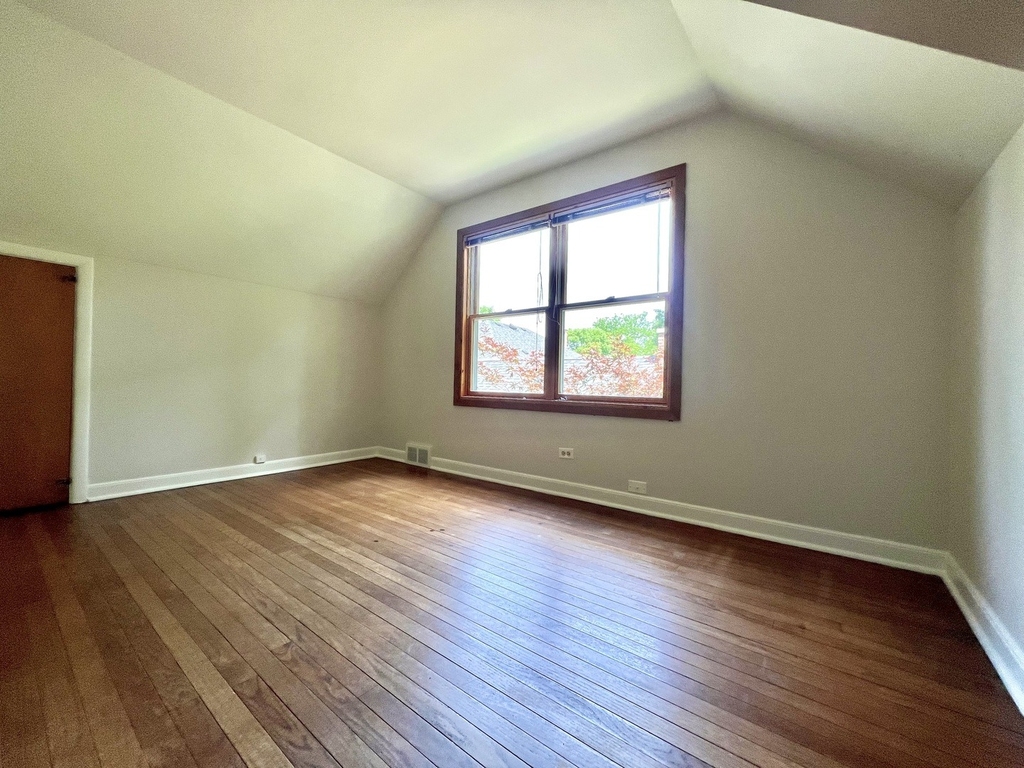 4633 Oakwood Avenue - Photo 7