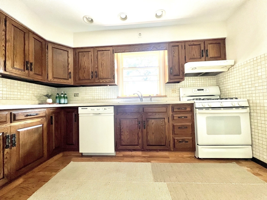 4633 Oakwood Avenue - Photo 3