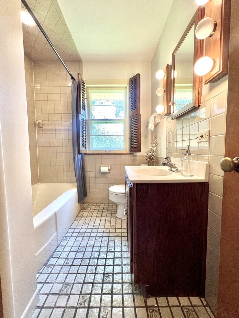 4633 Oakwood Avenue - Photo 5