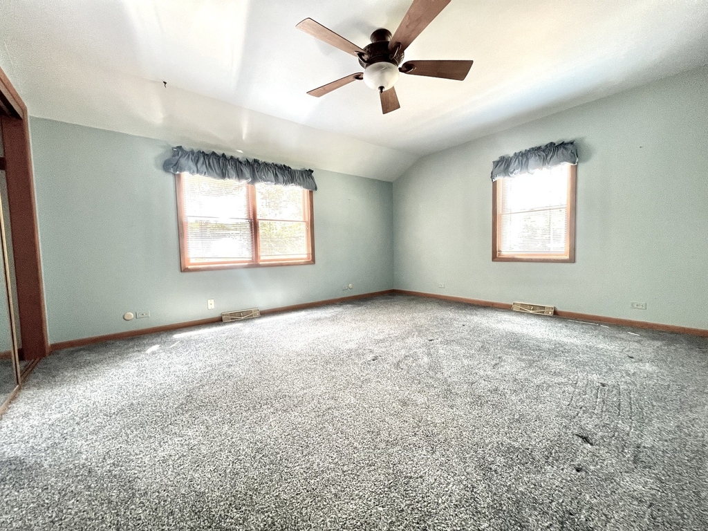 4633 Oakwood Avenue - Photo 10