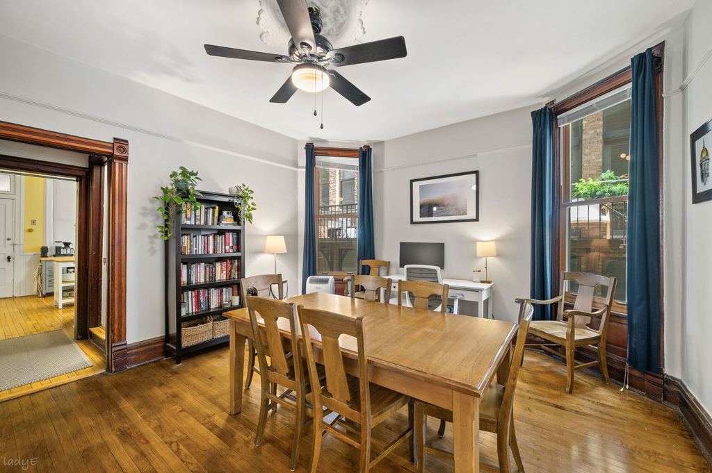 1040 W Barry Avenue - Photo 4